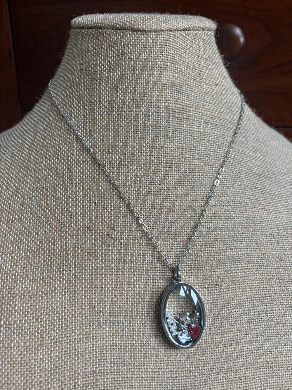 Flat dainty chain